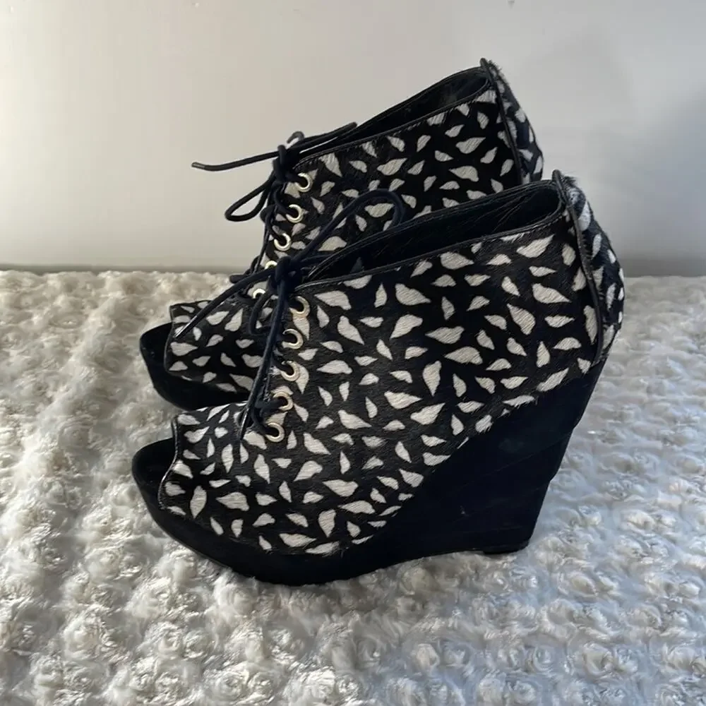 Diane Von Furstenberg Open Toes Wedge Ankle Boots Animal Print Size 8.5 M
